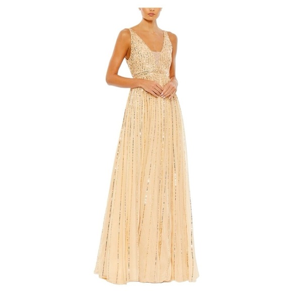 NWT MAC Duggal SEQUIN PLUNGE NECK GOWN - Picture 1 of 4